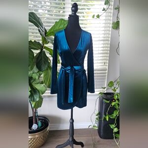 Nakee Wardrobe Wrap Velvet Dess